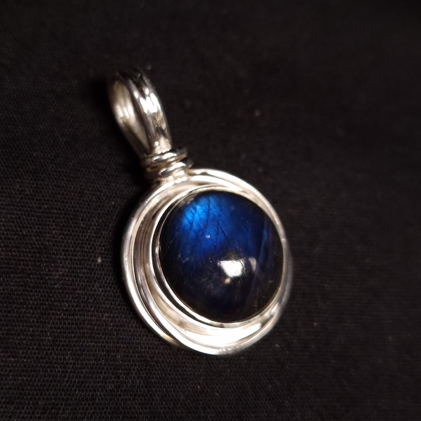 Round Labradorite Pendant
