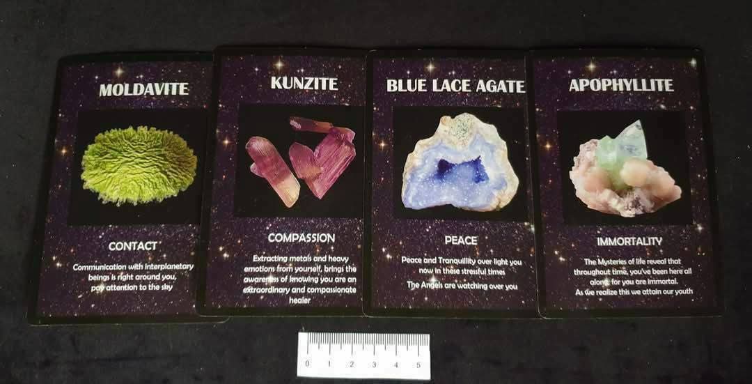 CRYSTAL WORLD ORACLE CARDS