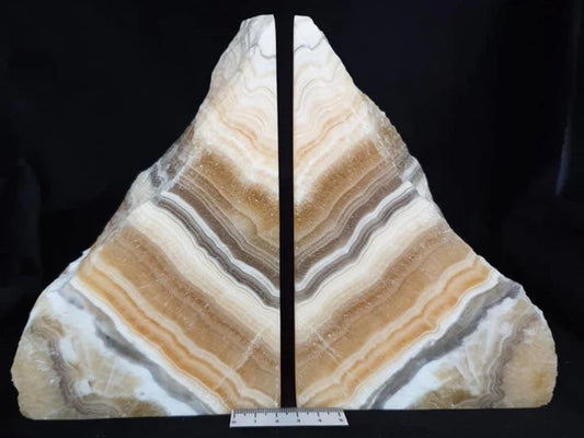 Zebra Aragonite: A Unique Mineral Phenomenon