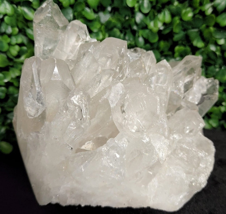 Clear Quartz – Nature’s Transparent Crystal
