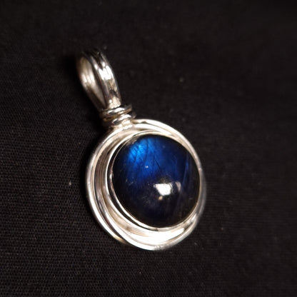 Round Labradorite Pendant