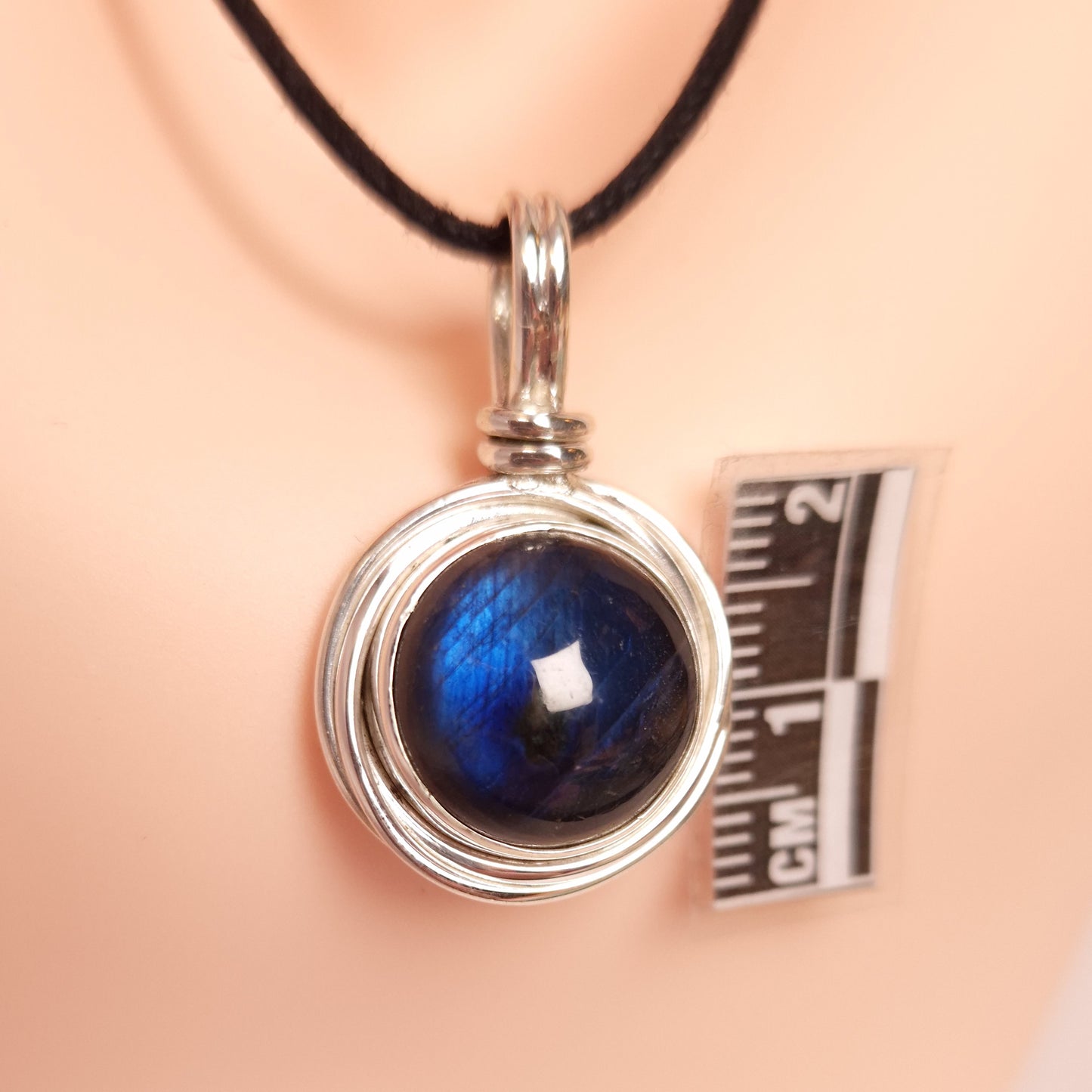 Round Labradorite Pendant