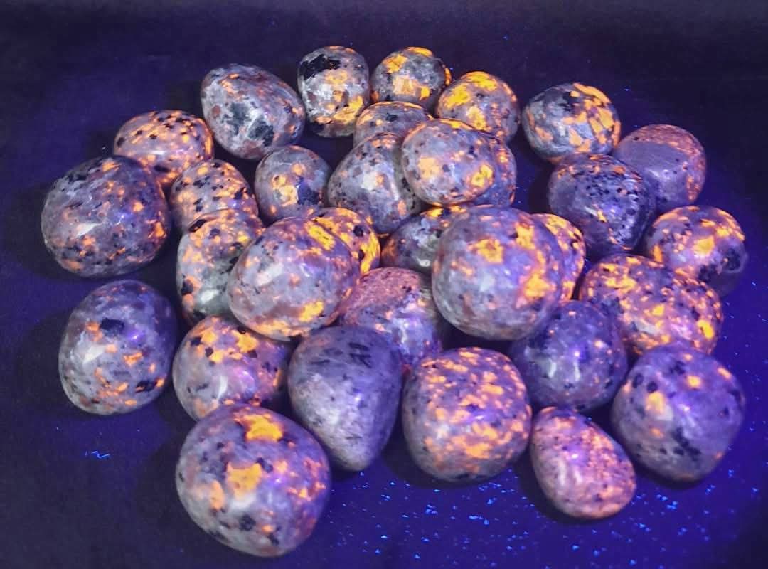 Yooperlite Rocks Pattern YOOPERLITE TUMBLES – Crystal World Wholesale Group