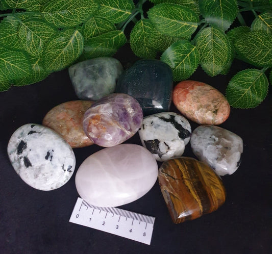 ASSORTED PALMSTONES & HEARTS