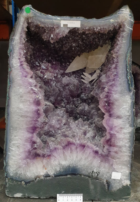 AMETHYST CAVE WITH CALCITE