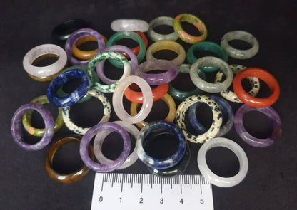 ASSORTED CRYSTAL RINGS
