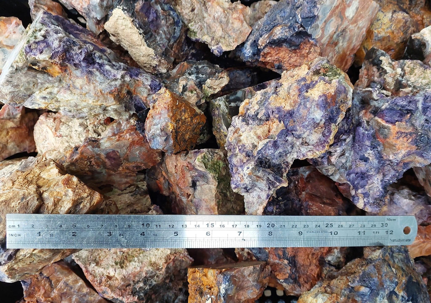 Bertrandite / Tiffany Stone - 1kg