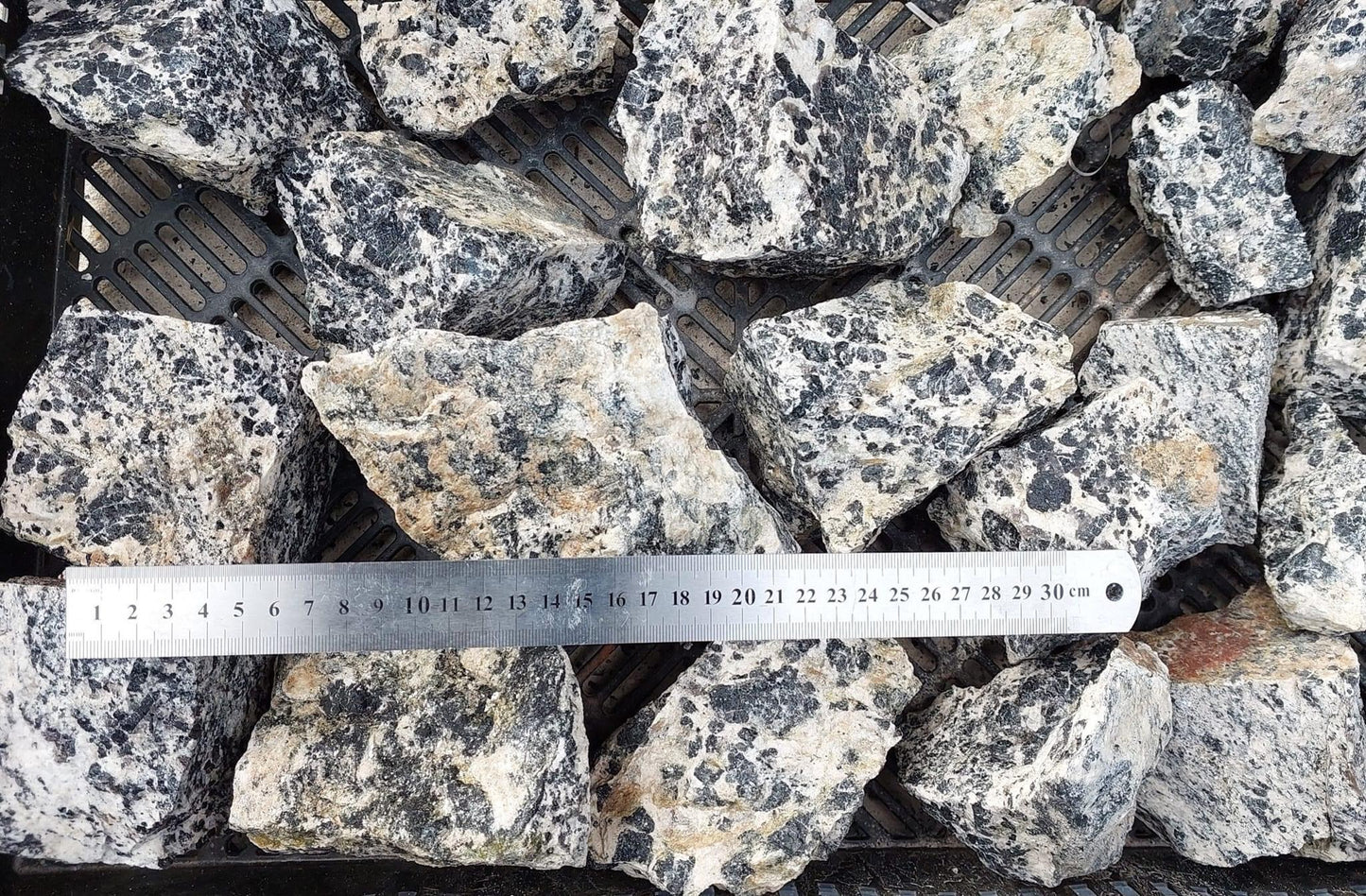 Tourmaline in Quartz Rough Rock - 5kg