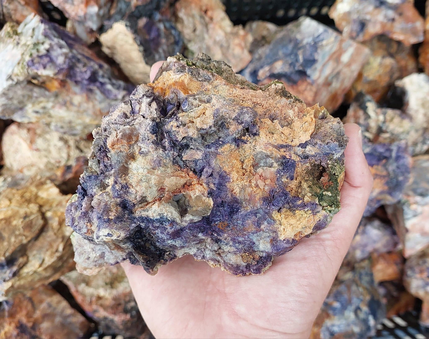 Bertrandite / Tiffany Stone - 1kg